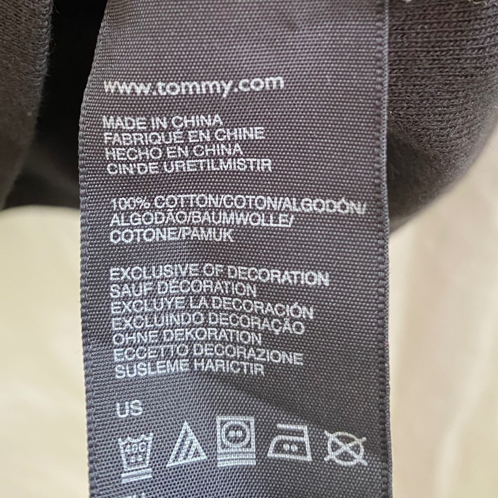Tommy Hilfiger Top Size: Large - Picture 7 of 7